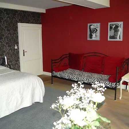 Bed and breakfast Next Door 4*
