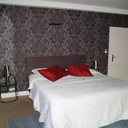 Bed and breakfast Next Door 4*