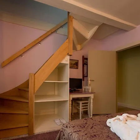 Next Door Bed and breakfast