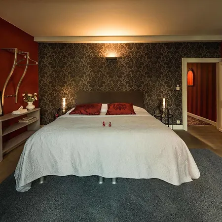 Next Door Bed and breakfast