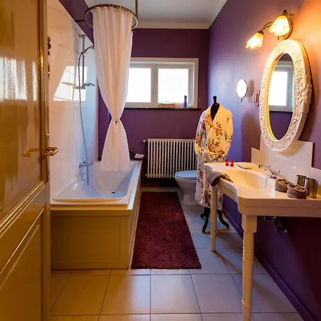 Next Door Brujas