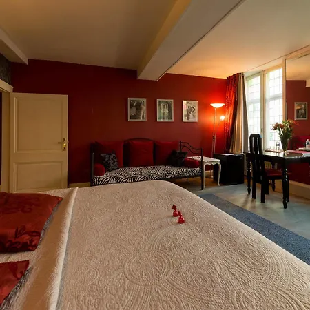 Next Door Bed and breakfast 4*