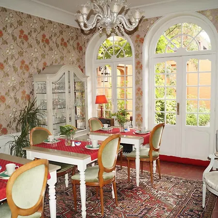 Next Door Bed and breakfast